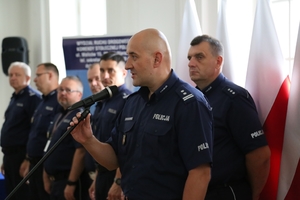 Starszy aspirant Tomasz Wiącek podczas uroczystości wręczenia nagród w Białej Sali KSP
