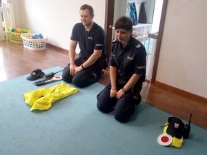 Policjanci na spotkaniu w żłobku