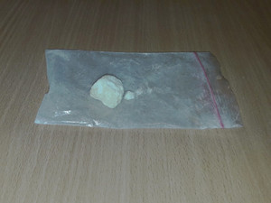 Amfetamina zabezpieczona przez policjantów podczas przeszukania