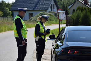 Policjanci ruchu drogowego podczas działań &quot;PRĘDKOŚĆ&quot; na terenie powiatu mińskiego