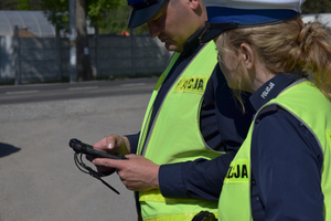 Policjanci ruchu drogowego podczas działań &quot;PRĘDKOŚĆ&quot; na terenie powiatu mińskiego