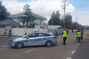 Policjanci podczas zabezpieczenie zawodów