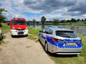Wspólny patrol Policji i Straży Pożarnej na rzece Srebrna